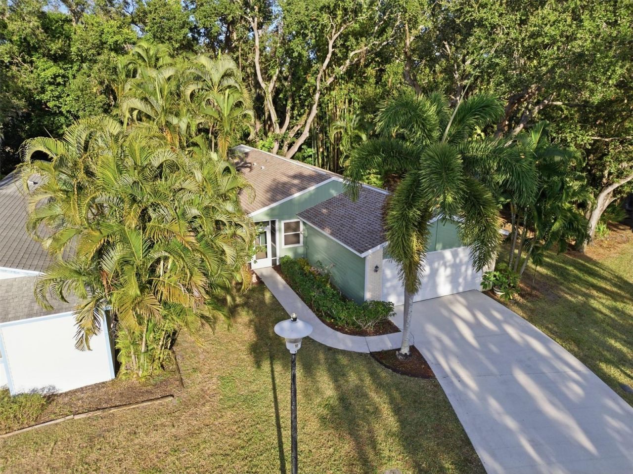 331 Bearded Oaks Circle, Sarasota, FL 34232 Photo