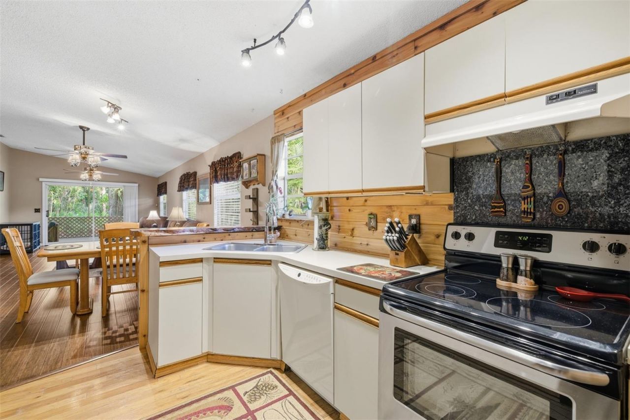 331 Bearded Oaks Circle, Sarasota, FL 34232 Photo