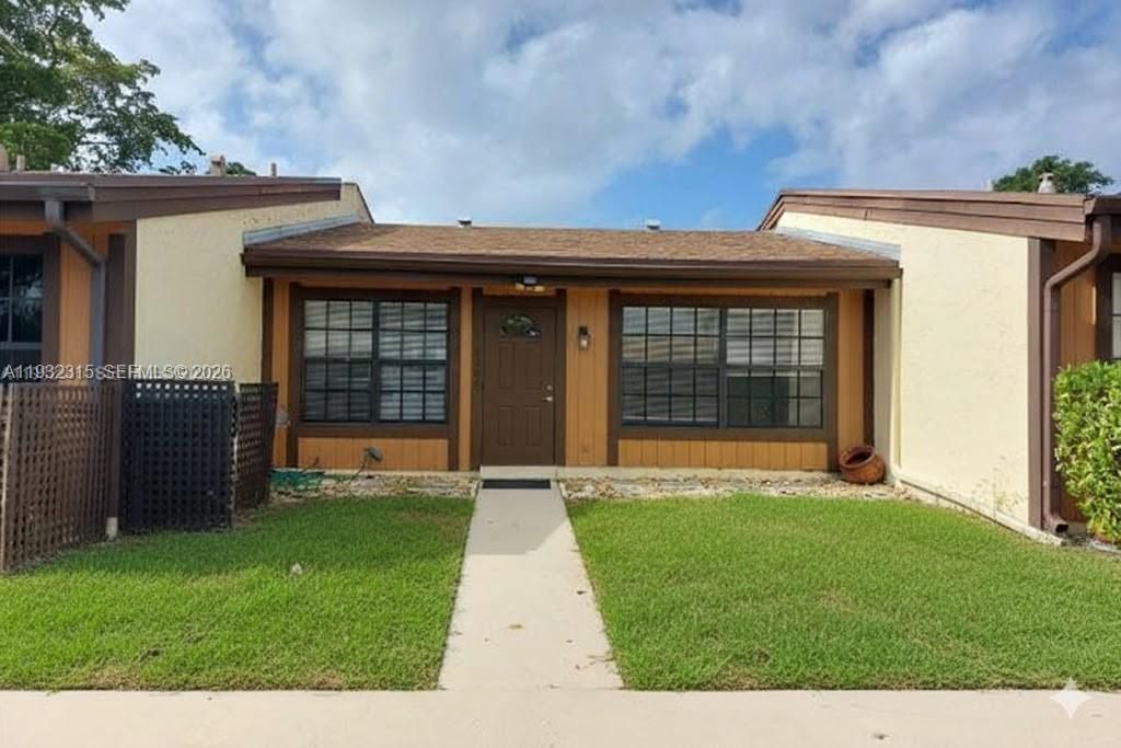 2320 Elm Ct, Pembroke Pines, FL 33026 Photo