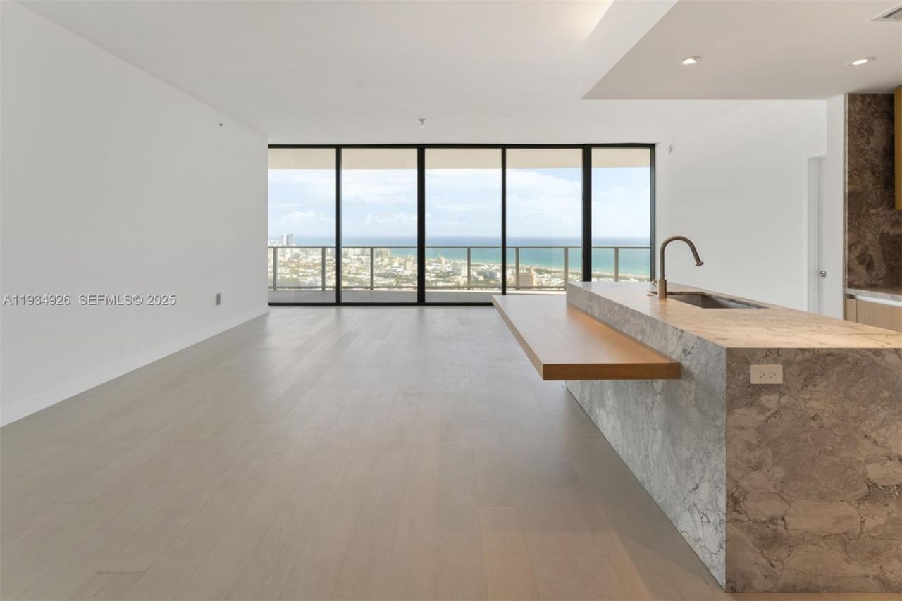 500 Alton Rd, Unit 3905, Miami Beach, FL 33139 Photo