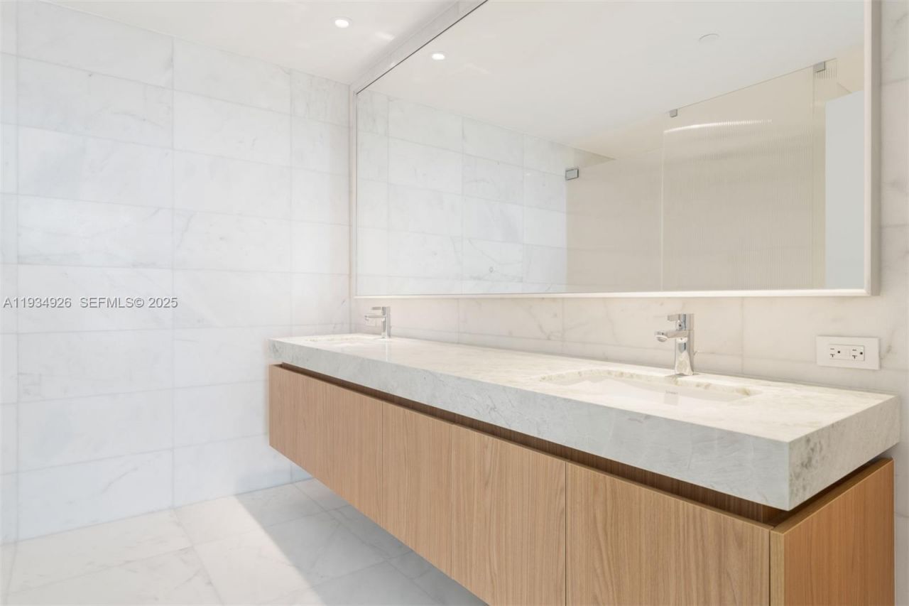 500 Alton Rd, Unit 3905, Miami Beach, FL 33139 Photo