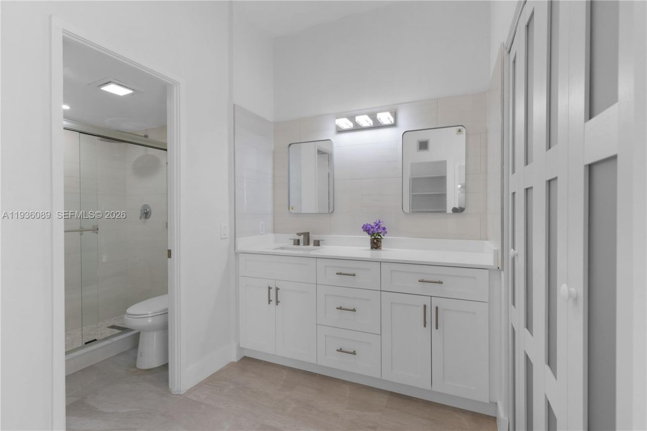 3731 N Country Club Dr , Unit 124, Aventura, FL 33180 Photo