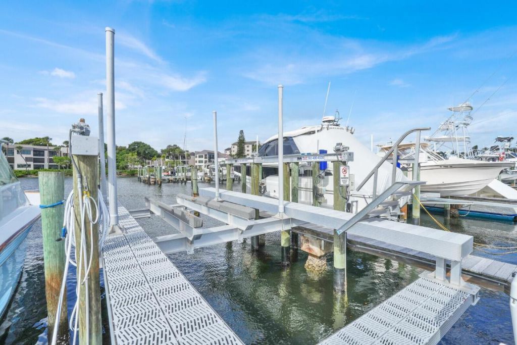 1660 Twelve Oaks Way, Unit 101 &, North Palm Beach, FL 33408 Photo