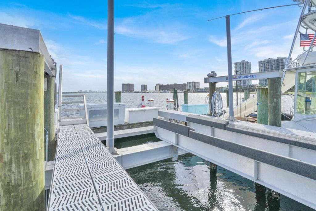 1660 Twelve Oaks Way, Unit 101 &, North Palm Beach, FL 33408 Photo