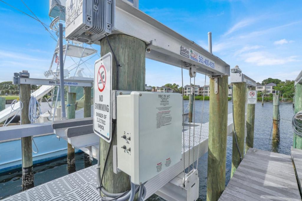 1660 Twelve Oaks Way, Unit 101 &, North Palm Beach, FL 33408 Photo