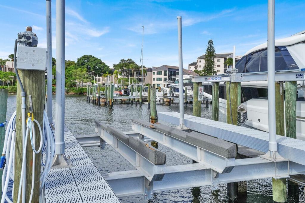 1660 Twelve Oaks Way, Unit 101 &, North Palm Beach, FL 33408 Photo