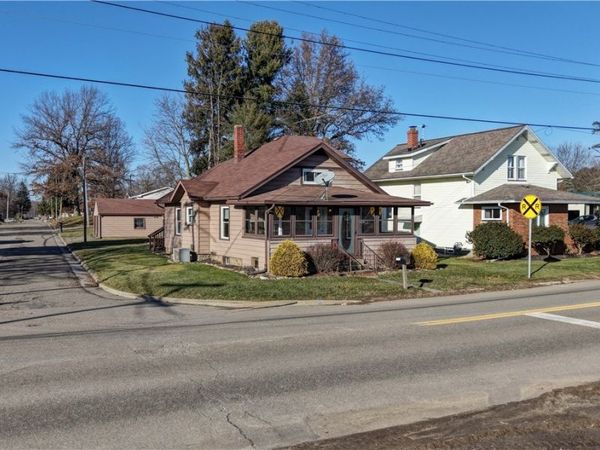 549 Redwood Street SW, Beach City, OH 44608