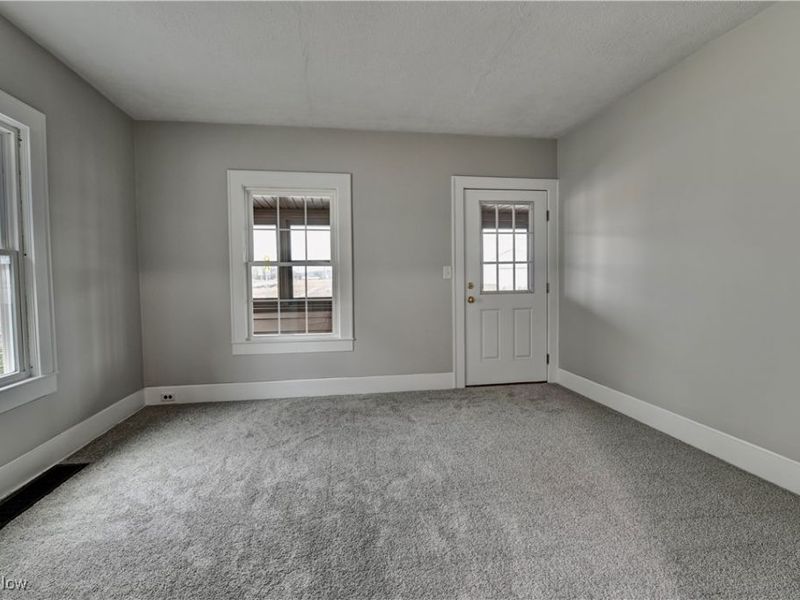 549 Redwood Street SW, Beach City, OH 44608 Photo 20