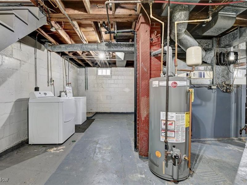 549 Redwood Street SW, Beach City, OH 44608 Photo 31