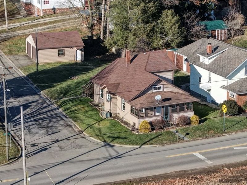 549 Redwood Street SW, Beach City, OH 44608 Photo 5