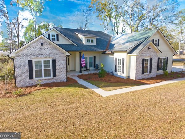 11 Walton Way Drive, Nashville, GA 31639