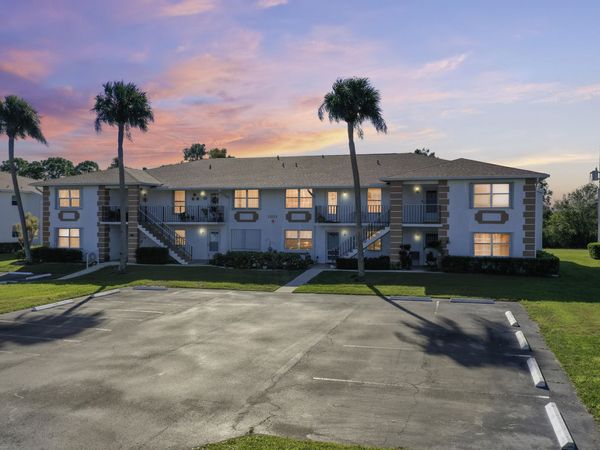 1203 S Lakes End Drive, Unit E-2, Fort Pierce, FL 34982
