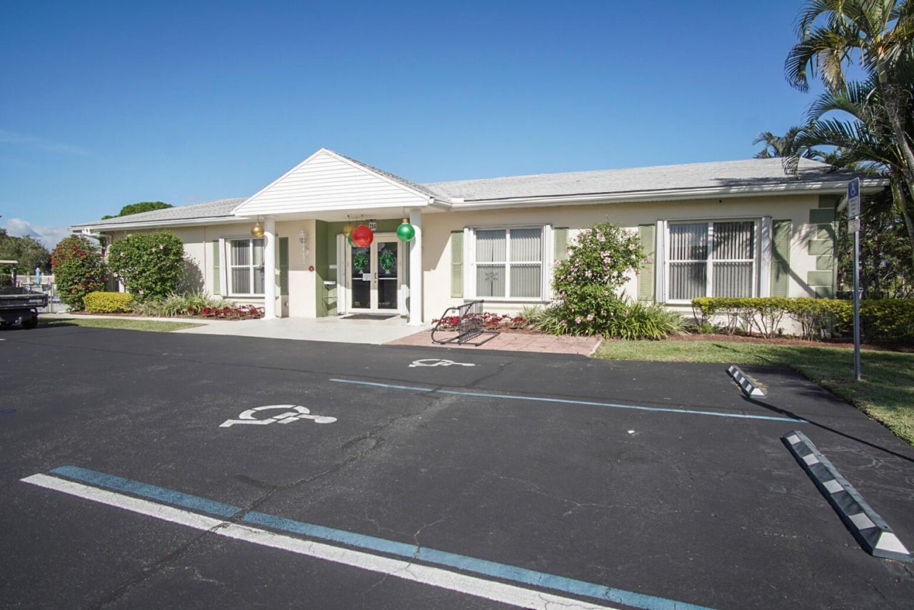 1203 S Lakes End Drive, Unit E-2, Fort Pierce, FL 34982 Photo