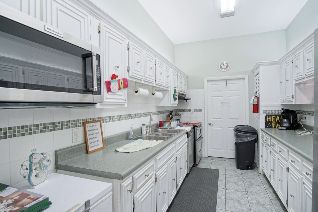 1203 S Lakes End Drive, Unit E-2, Fort Pierce, FL 34982 Photo