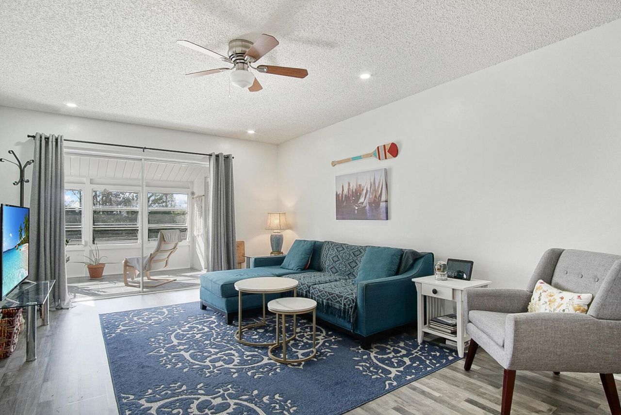 1203 S Lakes End Drive, Unit E-2, Fort Pierce, FL 34982 Photo