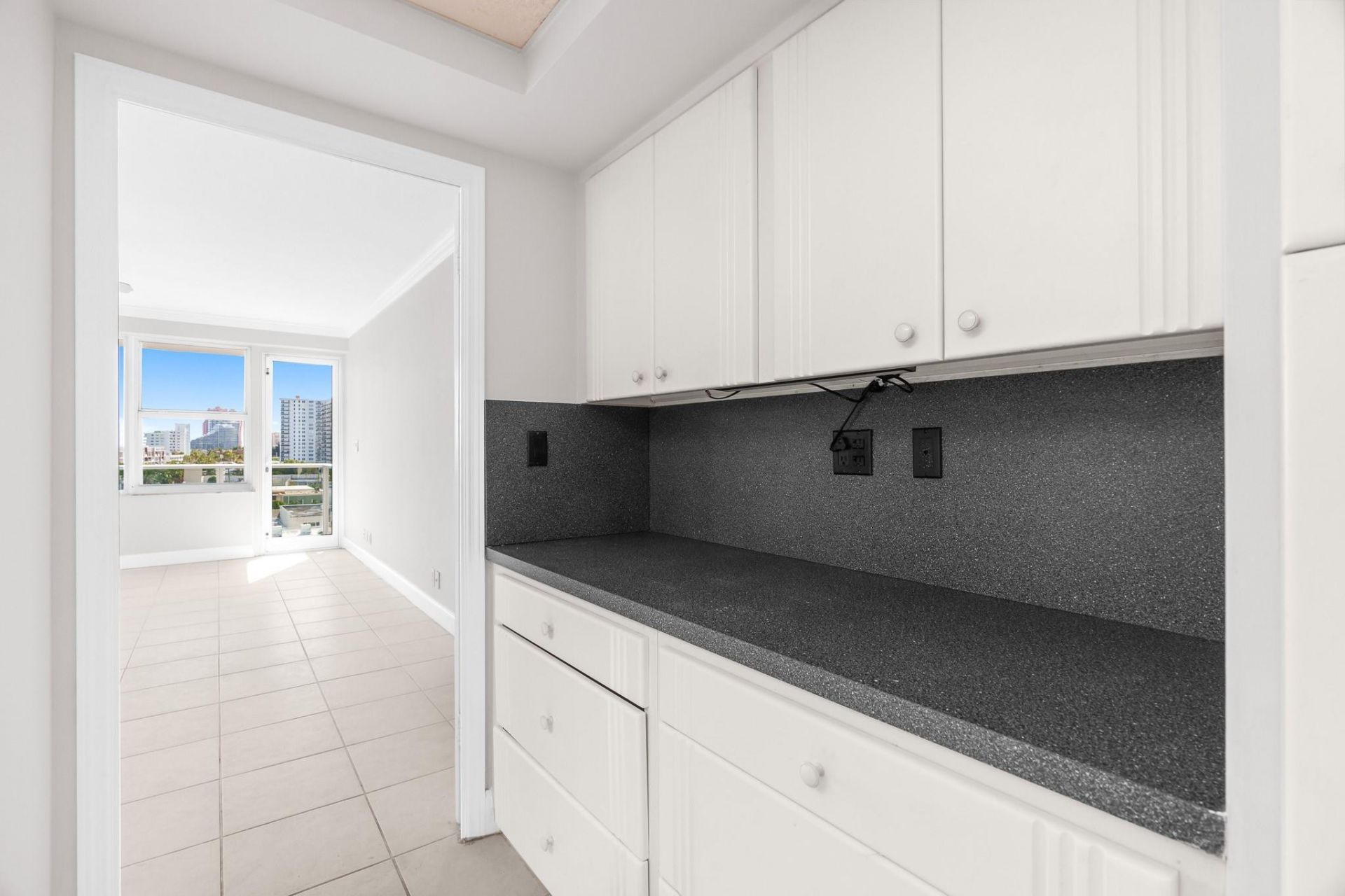 3333 NE 34th Street, Unit 709, Fort Lauderdale, FL 33308 Photo