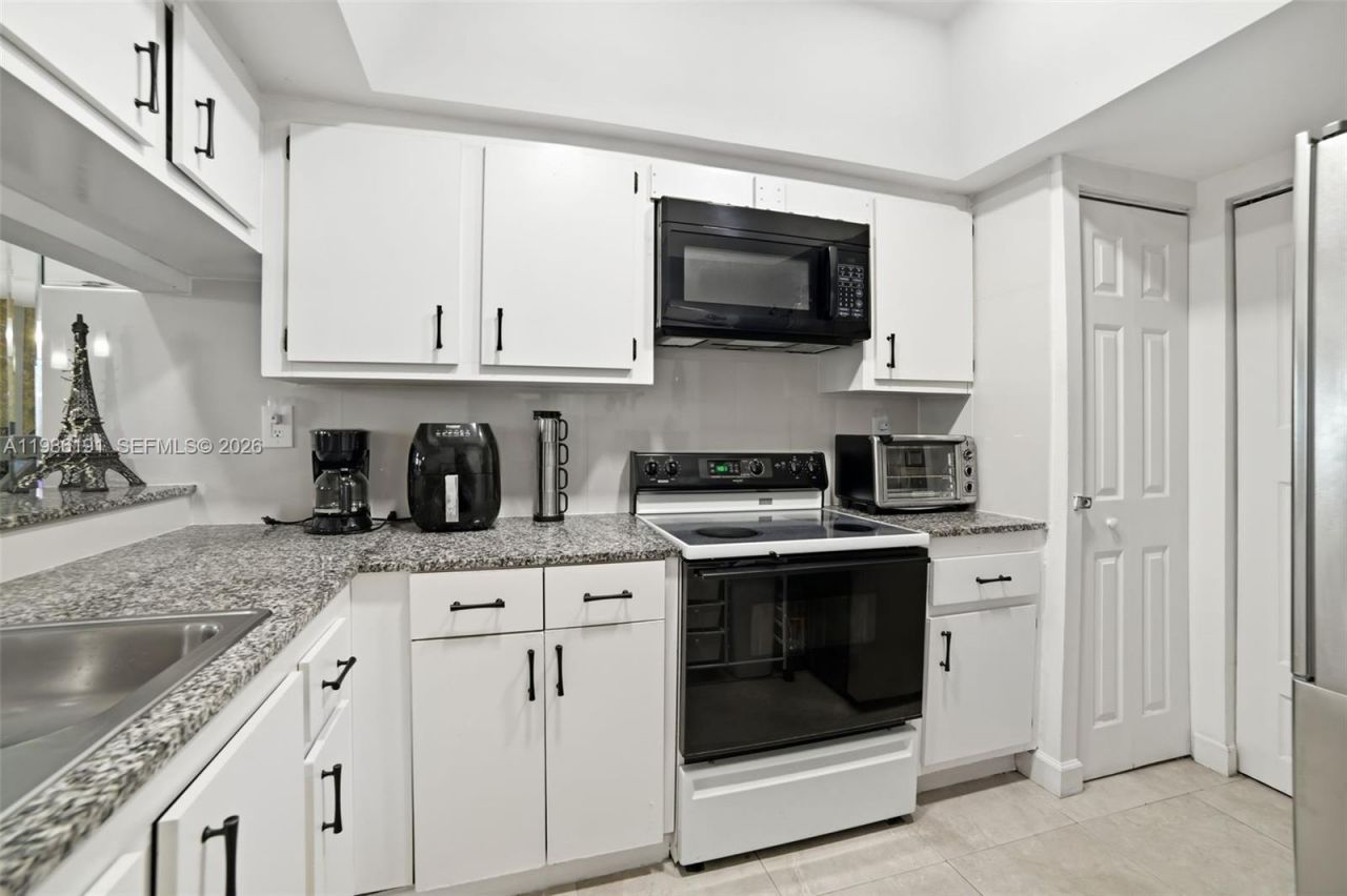 6400 SW 138th Ct, Unit 203, Miami, FL 33183 Photo