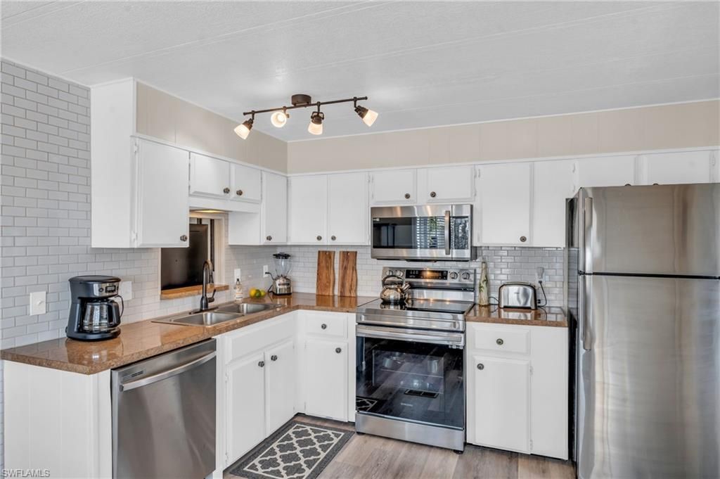 132 Nicklaus Blvd, North Fort Myers, FL 33903 Photo