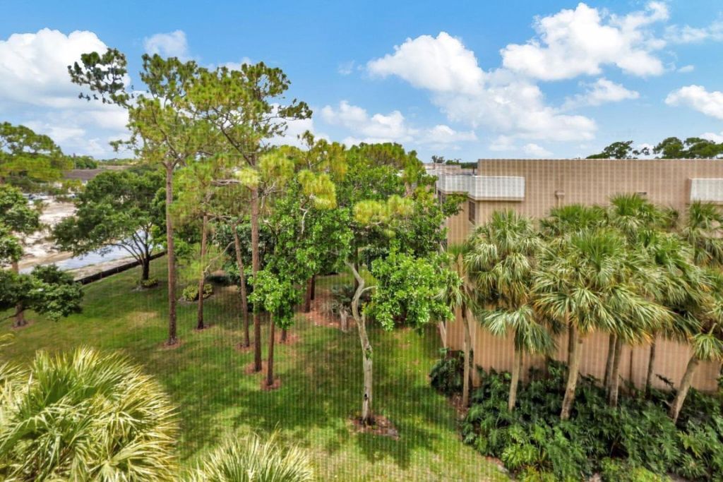 4700 W Lucerne Lakes Boulevard W, Unit 507, Lake Worth, FL 33467 Photo
