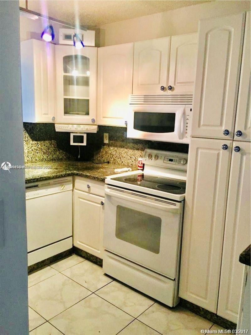 10067 SW 218th St , Unit 10067, Cutler Bay, FL 33190 Photo