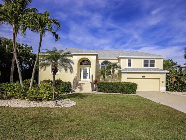1319 Par View Dr, Sanibel, FL 33957