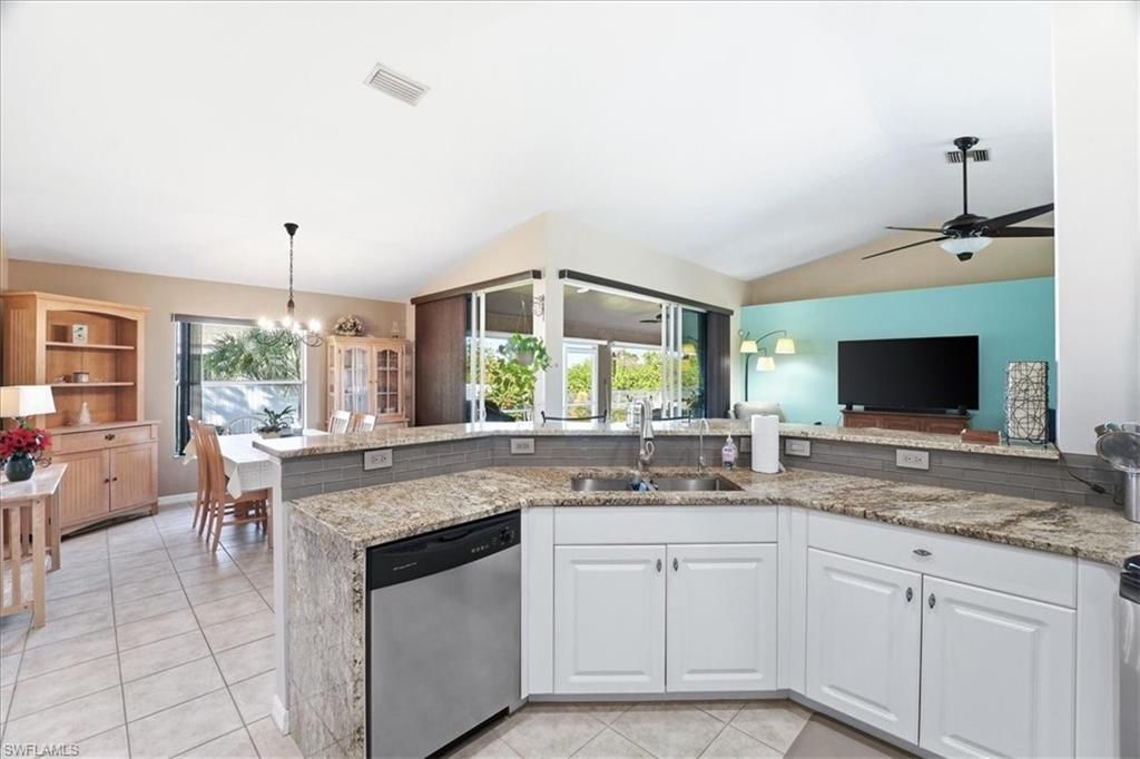 2512 NW 8th Pl, Cape Coral, FL 33993 Photo