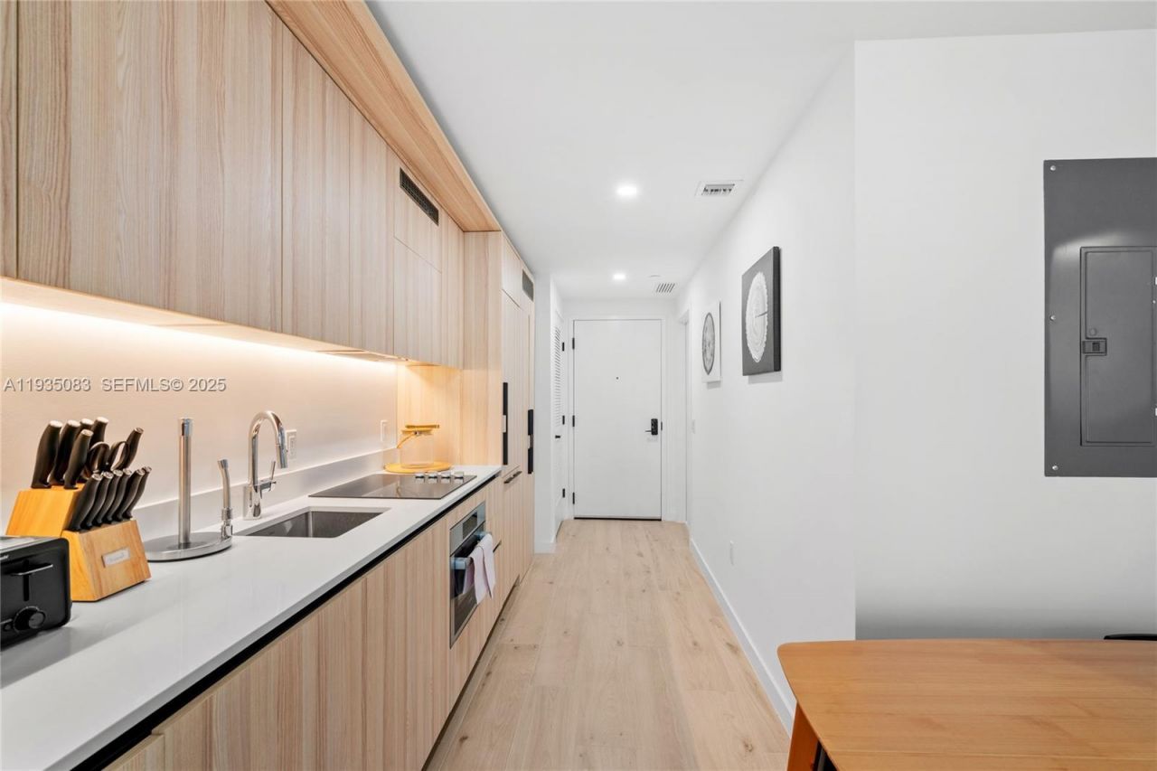 225 N Miami Ave, Unit 2012, Miami, FL 33132 Photo