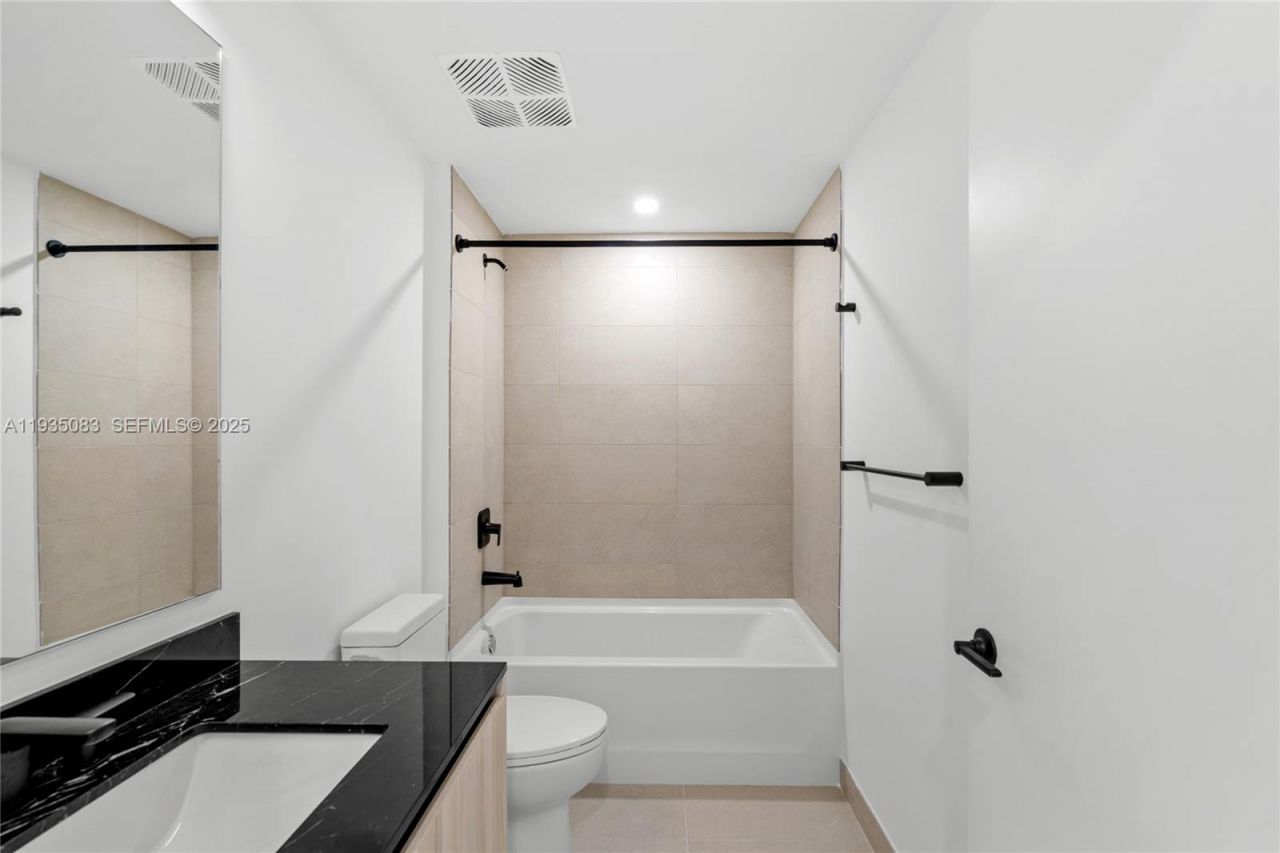 225 N Miami Ave, Unit 2012, Miami, FL 33132 Photo