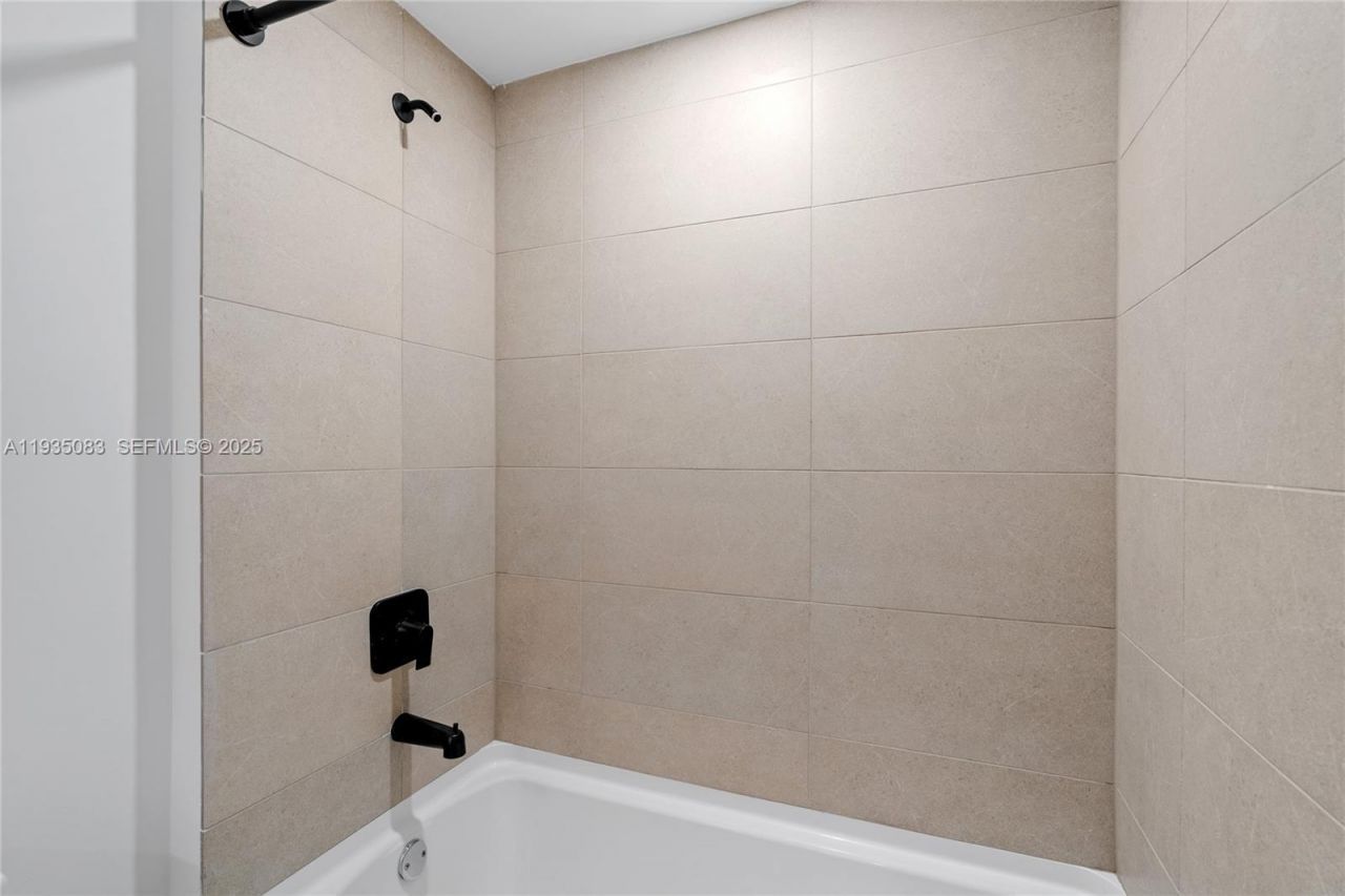 225 N Miami Ave, Unit 2012, Miami, FL 33132 Photo