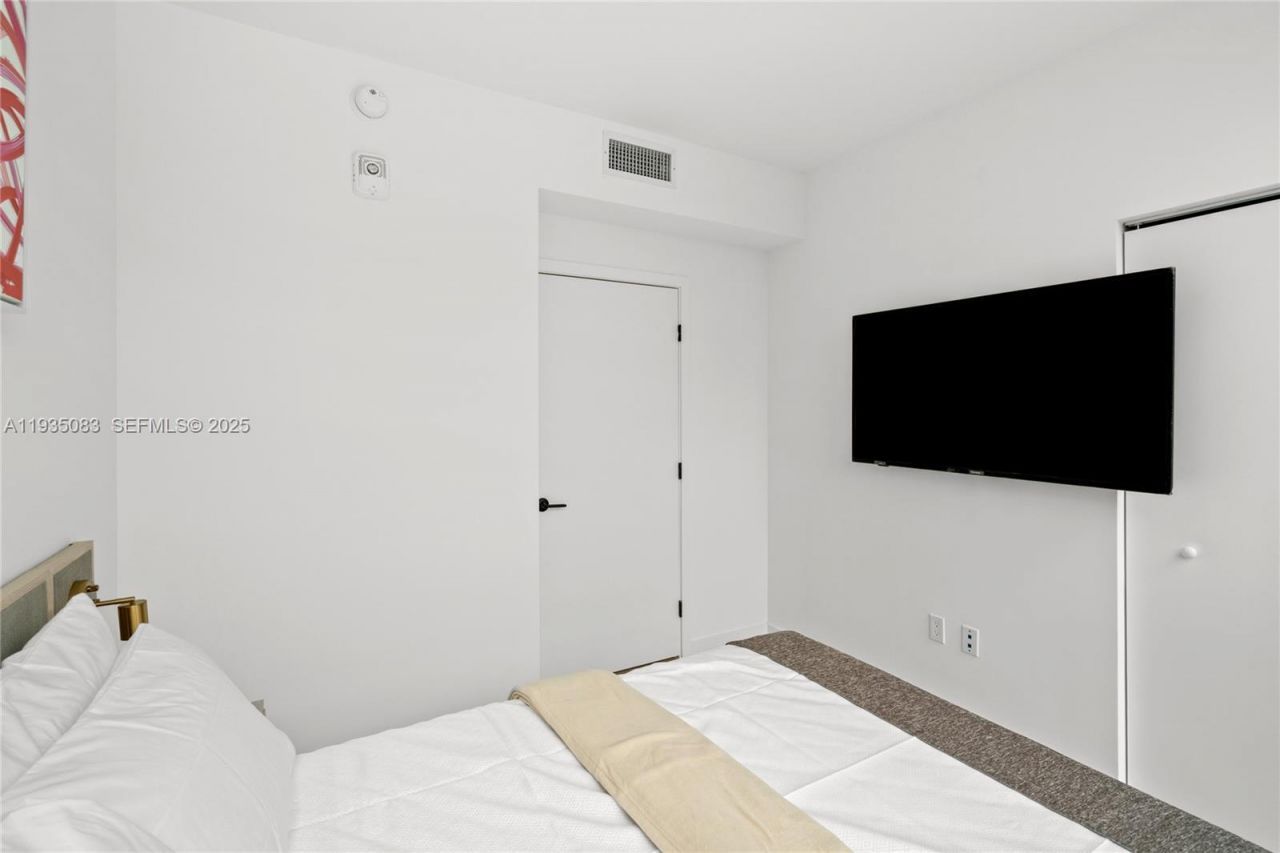 225 N Miami Ave, Unit 2012, Miami, FL 33132 Photo