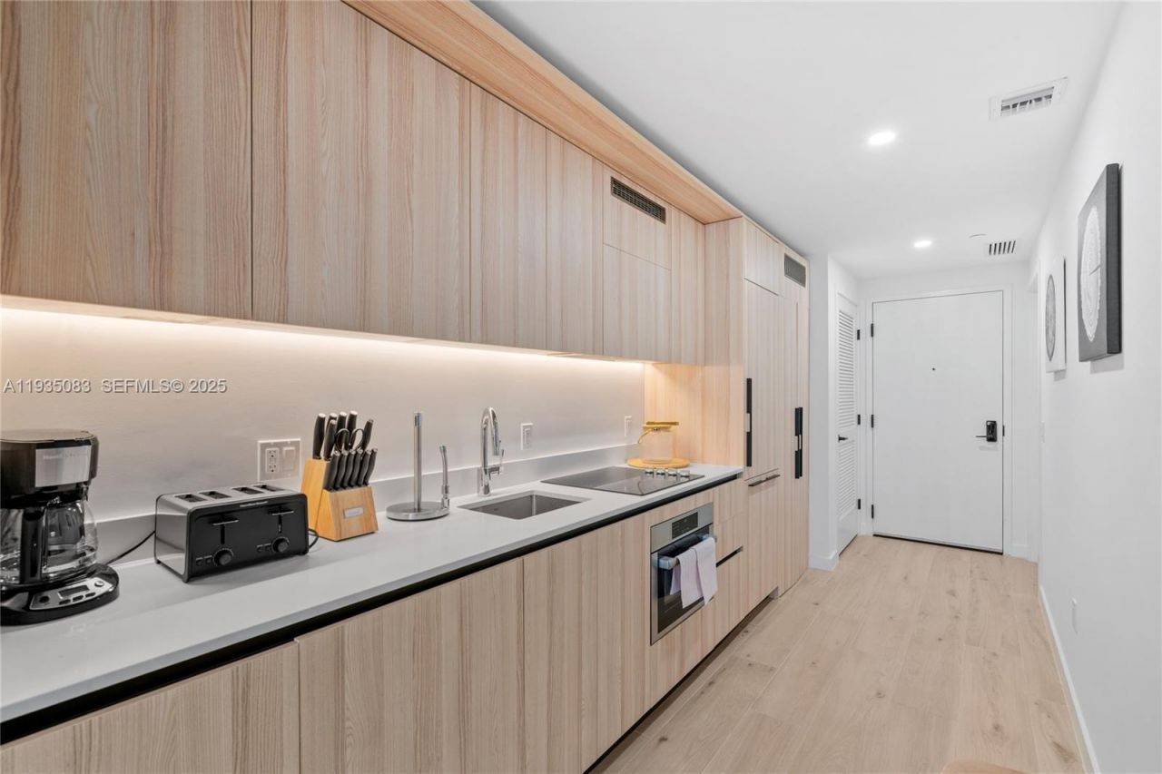 225 N Miami Ave, Unit 2012, Miami, FL 33132 Photo