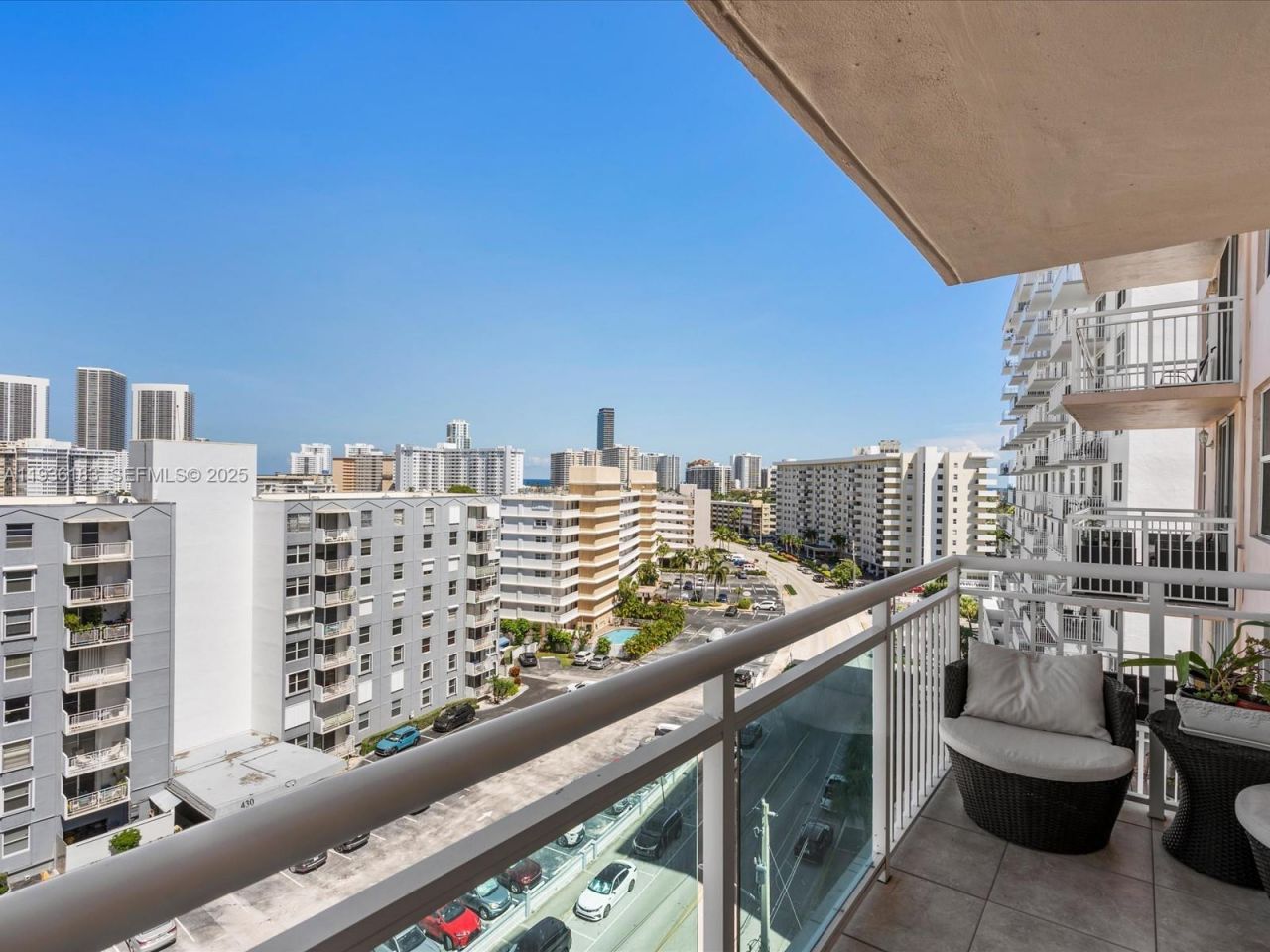 437 NE Golden Isles Dr, Unit 9H, Hallandale Beach, FL 33009 Photo