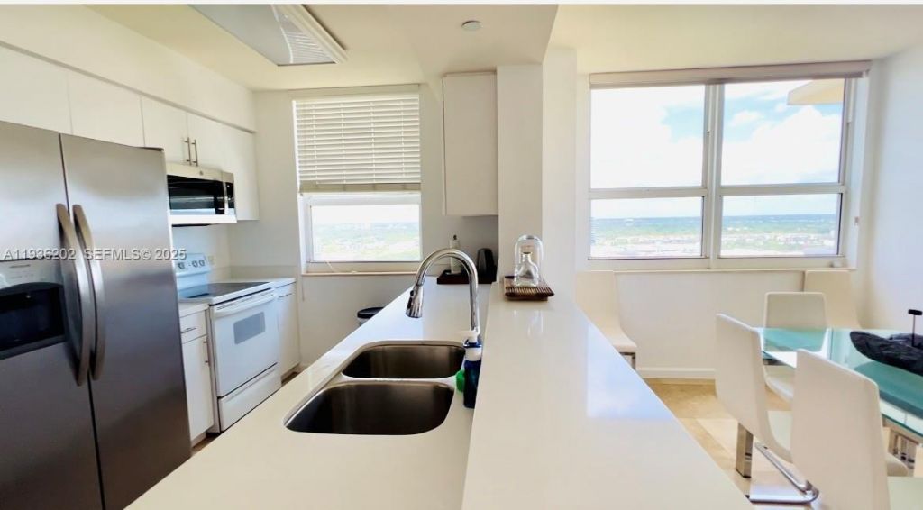 19501 W Country Club Dr , Unit 2313, Aventura, FL 33180 Photo