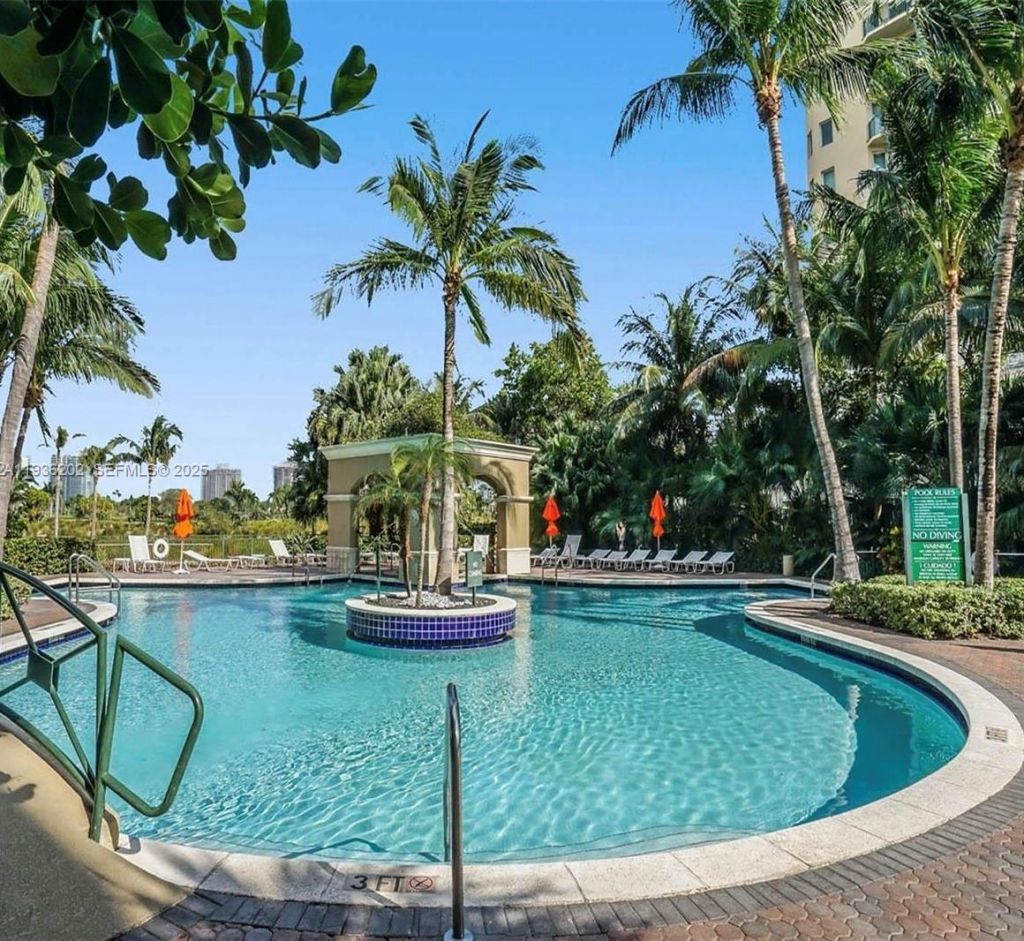 19501 W Country Club Dr , Unit 2313, Aventura, FL 33180 Photo