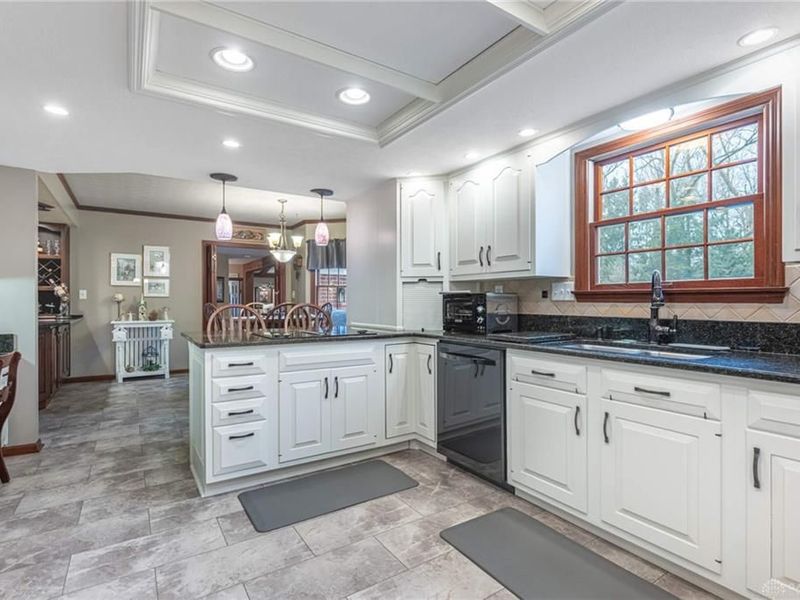 5018 Lausanne Drive, Centerville, OH 45458 Photo 10