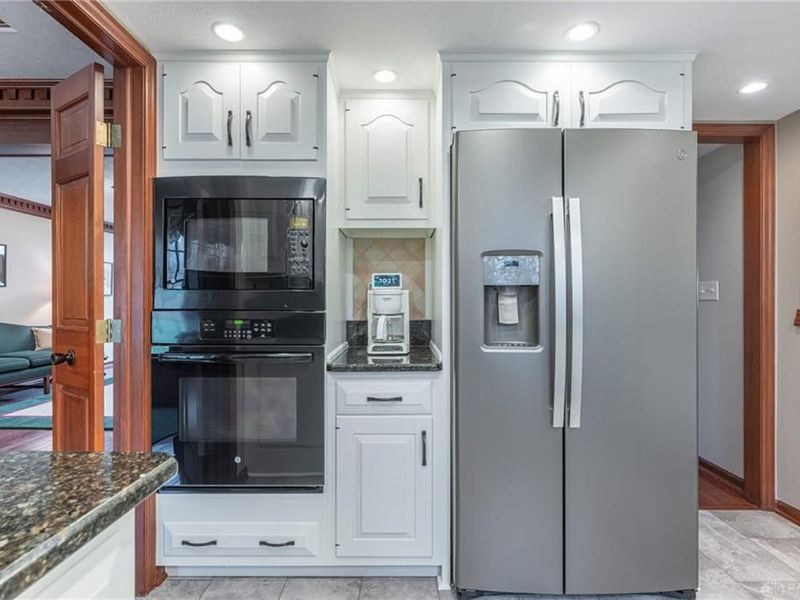 5018 Lausanne Drive, Centerville, OH 45458 Photo 12