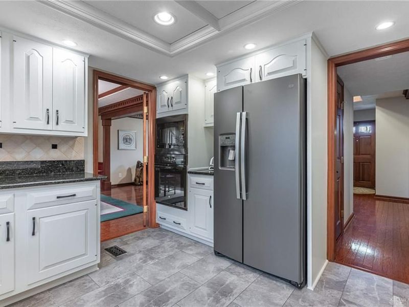 5018 Lausanne Drive, Centerville, OH 45458 Photo 13