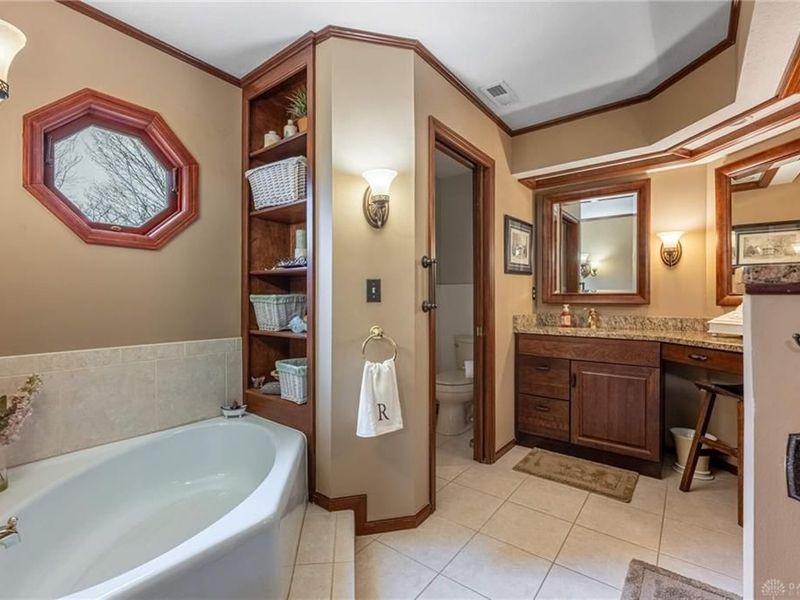 5018 Lausanne Drive, Centerville, OH 45458 Photo 35