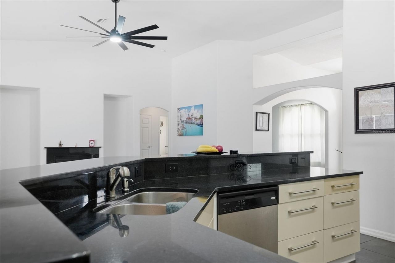 186 N Crestwood Avenue, Inverness, FL 34453 Photo