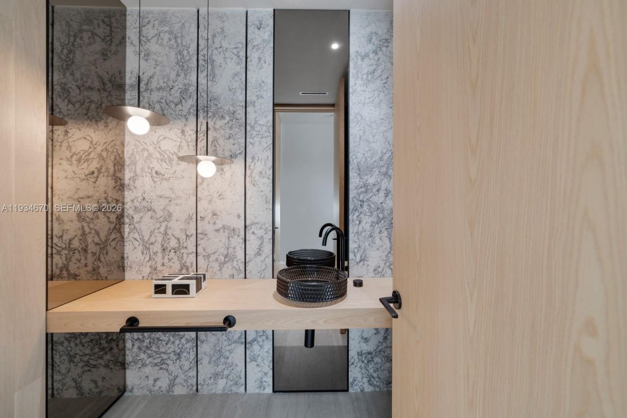 641 Flamingo Dr, Fort Lauderdale, FL 33301 Photo