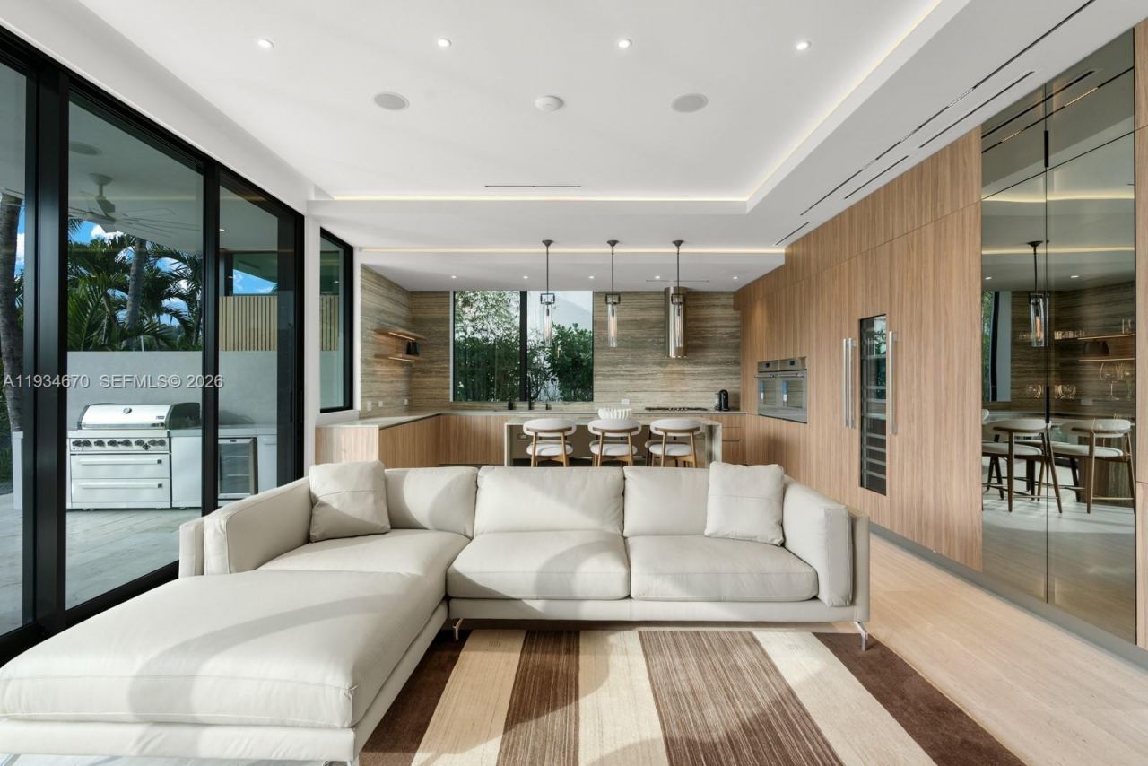 641 Flamingo Dr, Fort Lauderdale, FL 33301 Photo