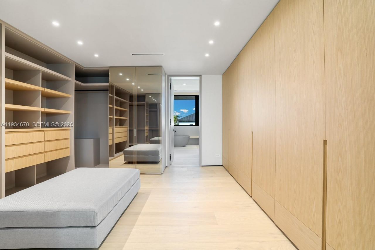 641 Flamingo Dr, Fort Lauderdale, FL 33301 Photo