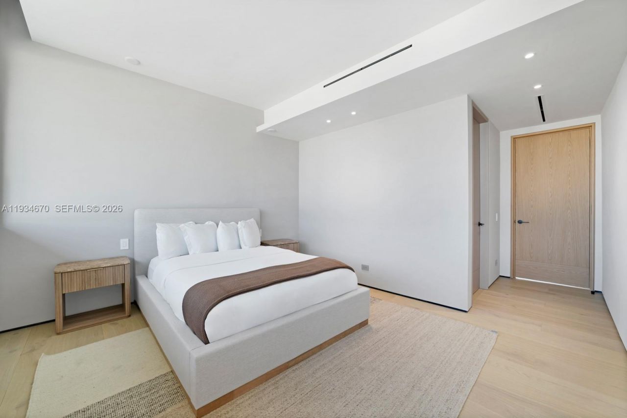 641 Flamingo Dr, Fort Lauderdale, FL 33301 Photo