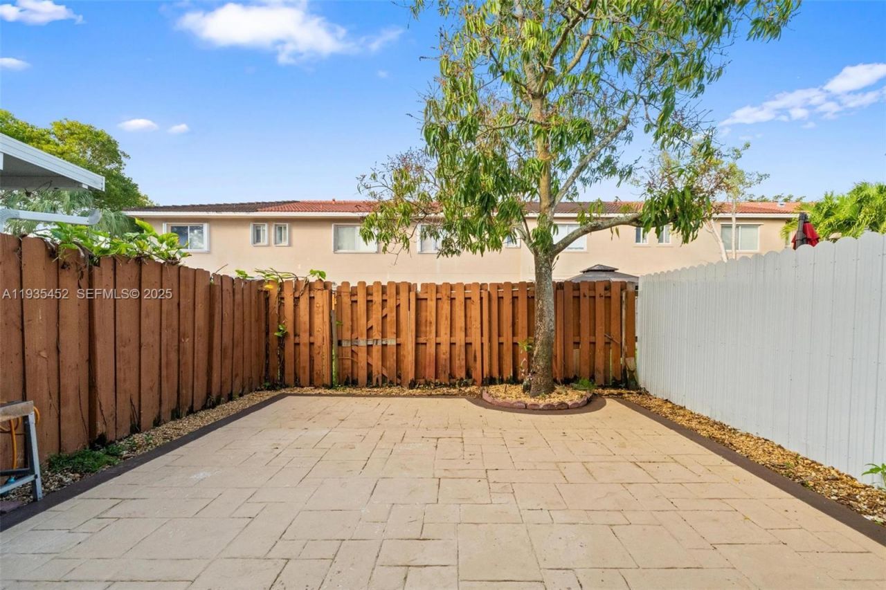 13925 SW 175th Ter, Miami, FL 33177 Photo