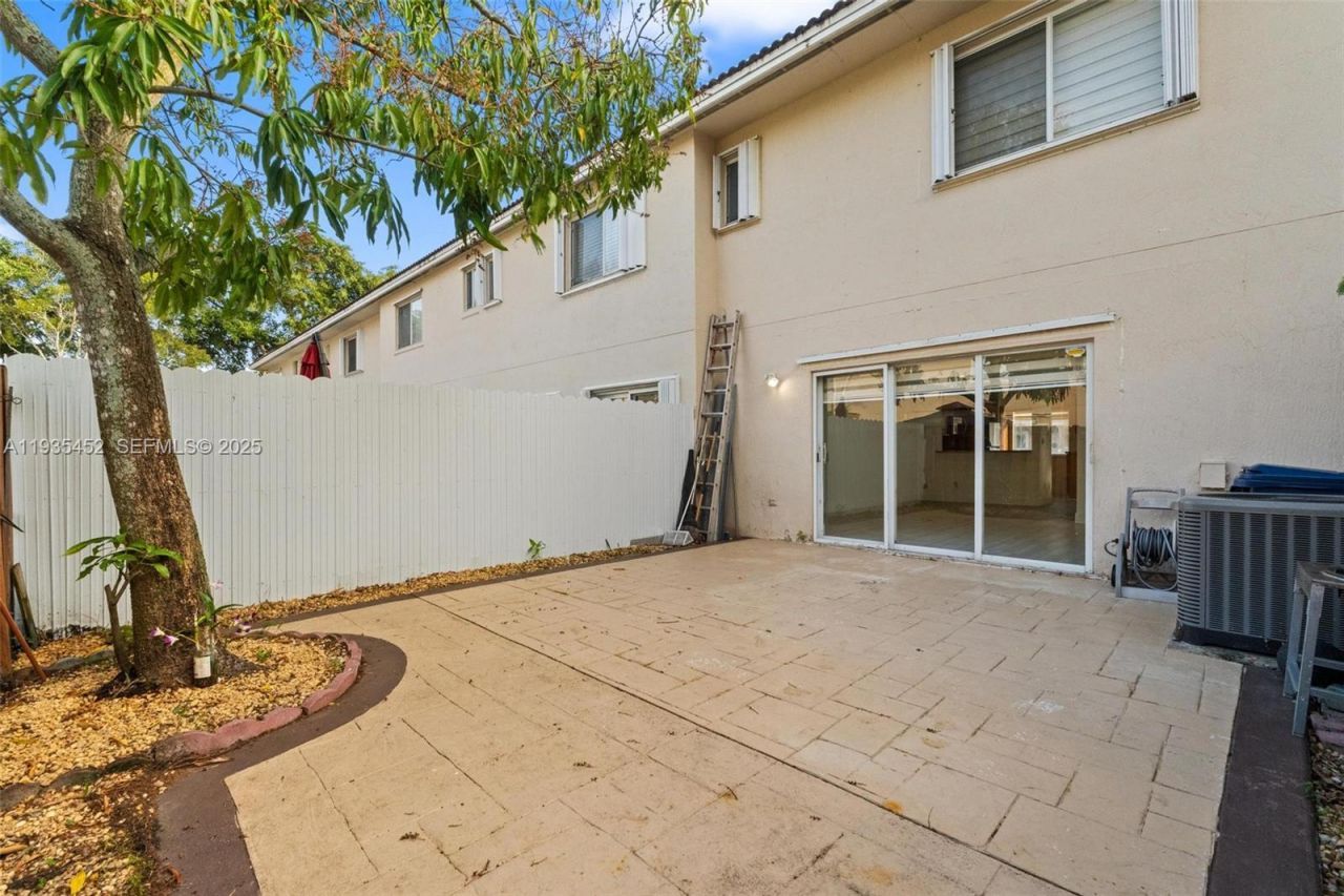 13925 SW 175th Ter, Miami, FL 33177 Photo