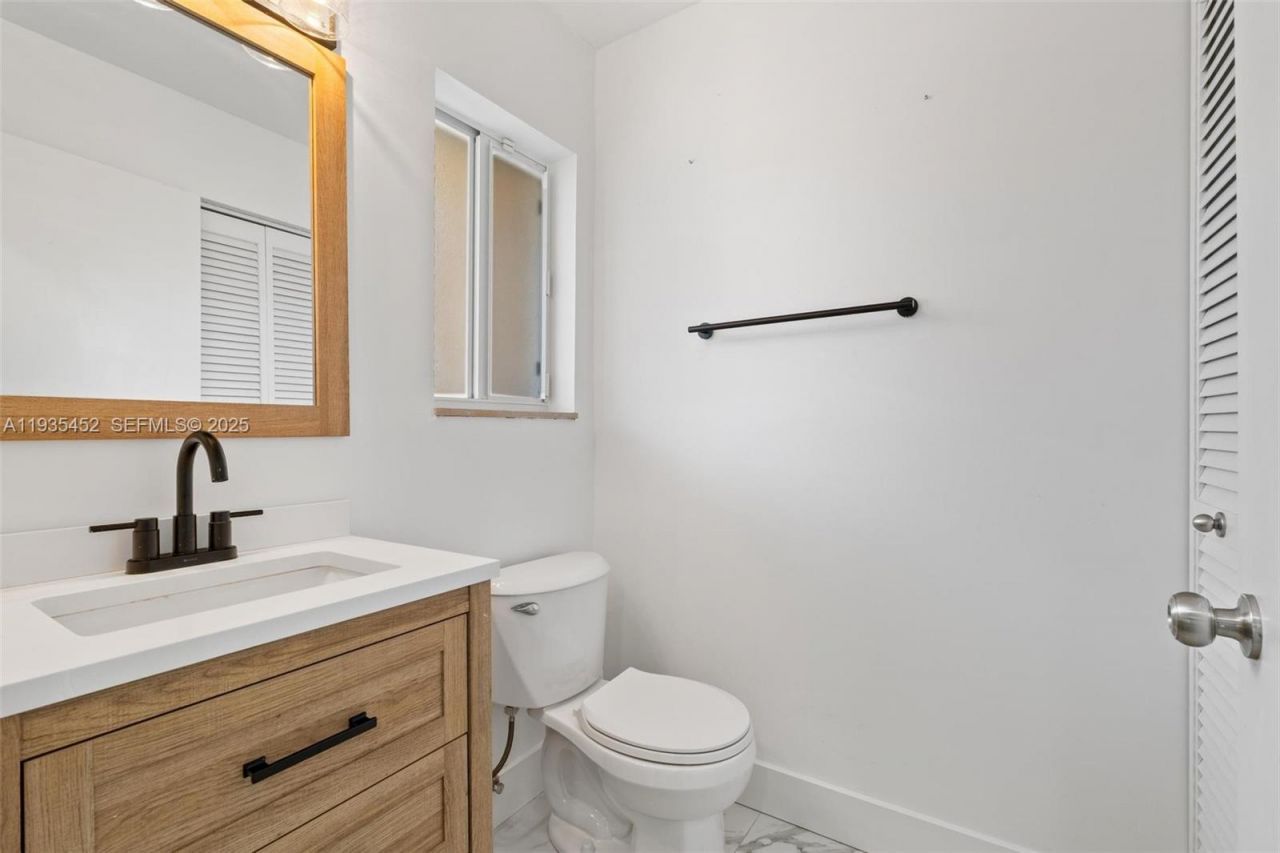 13925 SW 175th Ter, Miami, FL 33177 Photo