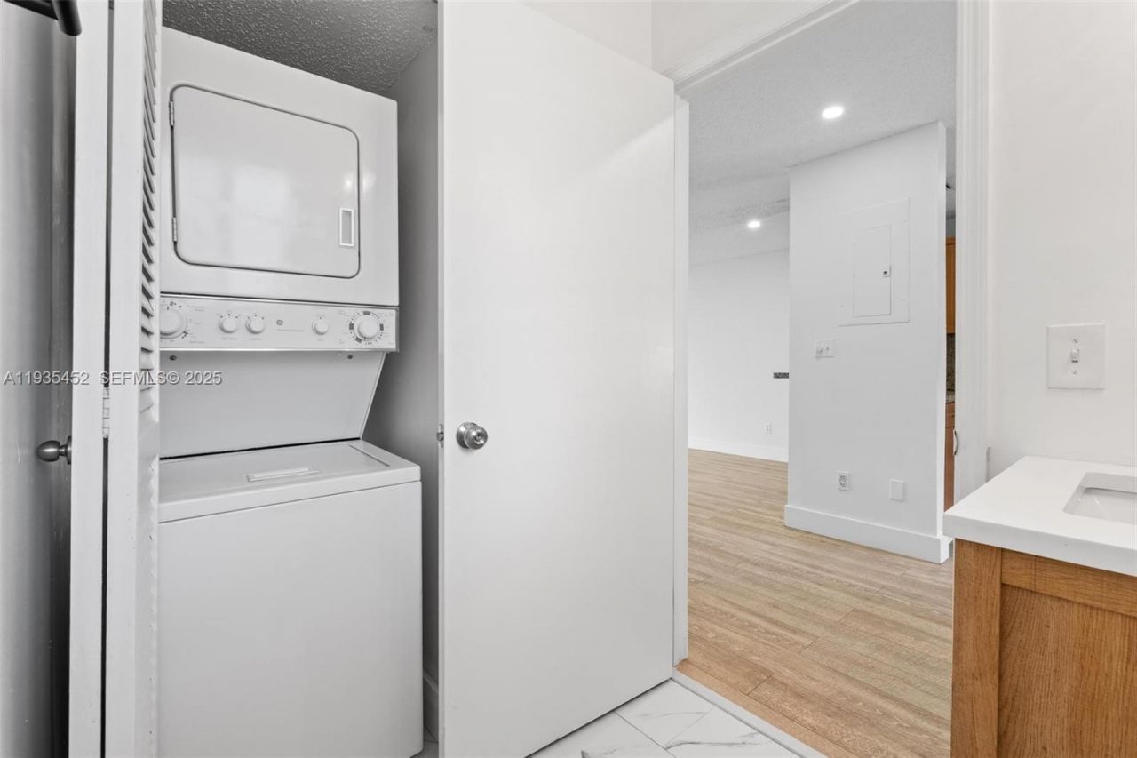 13925 SW 175th Ter, Miami, FL 33177 Photo