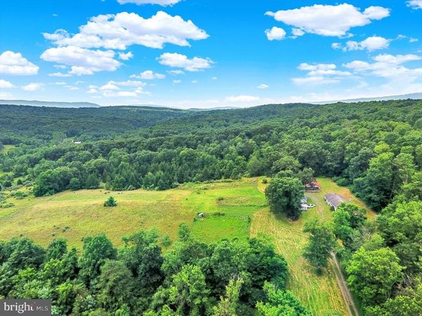 241 TOBIAS DRIVE, EAST WATERFORD, PA 17021