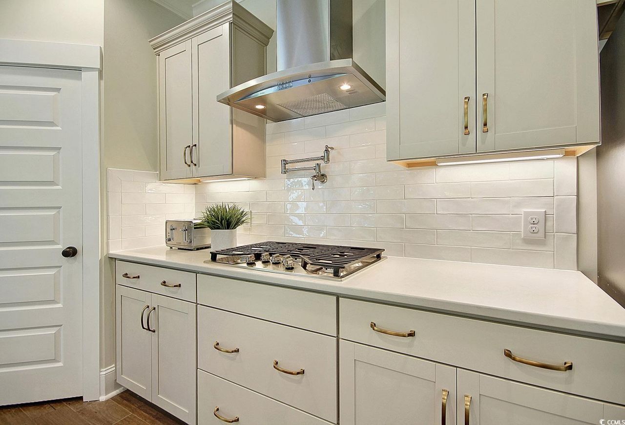 6108 Zoe Way Photo 8