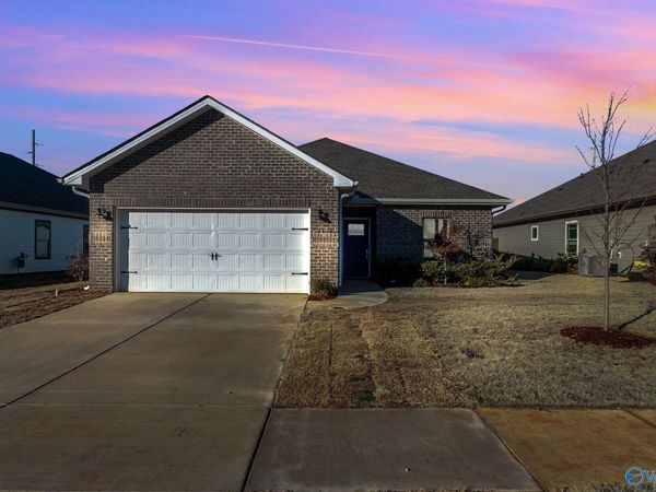 12414 Whitcomb Circle, Athens, AL 35613